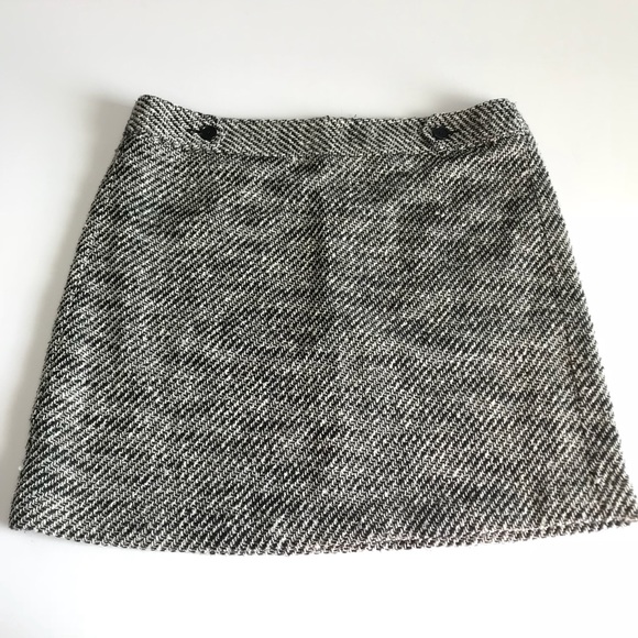 LOFT Dresses & Skirts - Loft Outlet Tweed Skirt sz 16
